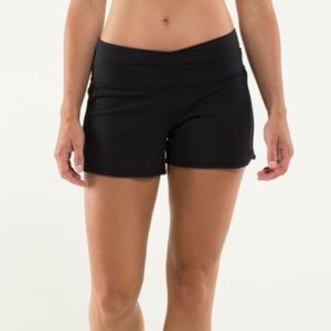 Lululemon Astro Shorts Size 10